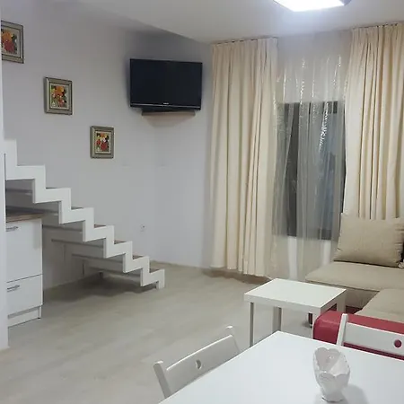 Maria Luiza Garden דירה וארנה